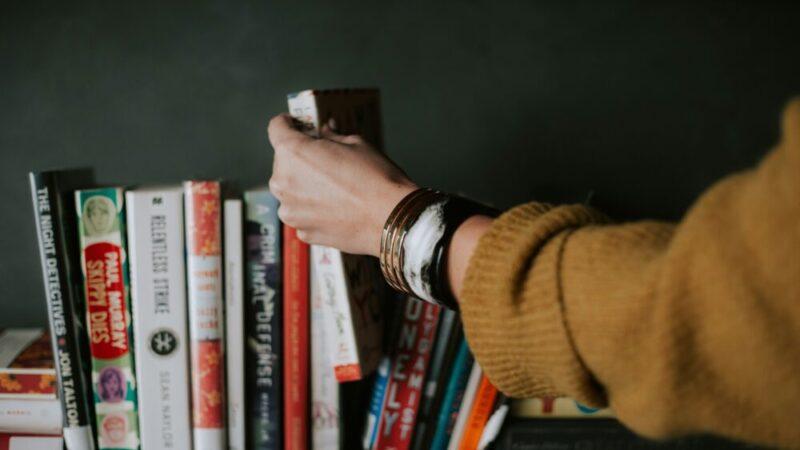 【本が読めないのはなぜ?】読書習慣を続けるためのポイントと楽しむコツ