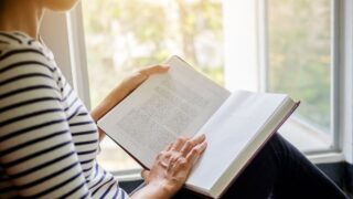 朝読書のメリット・デメリット｜最適な時間・ジャンル・効果的な読み方とは？ 